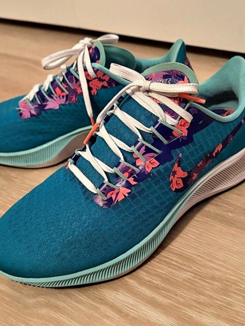 Nike Air Zoom Pegasus 37 Floral Athletic Shoes Blue & Purple size 8